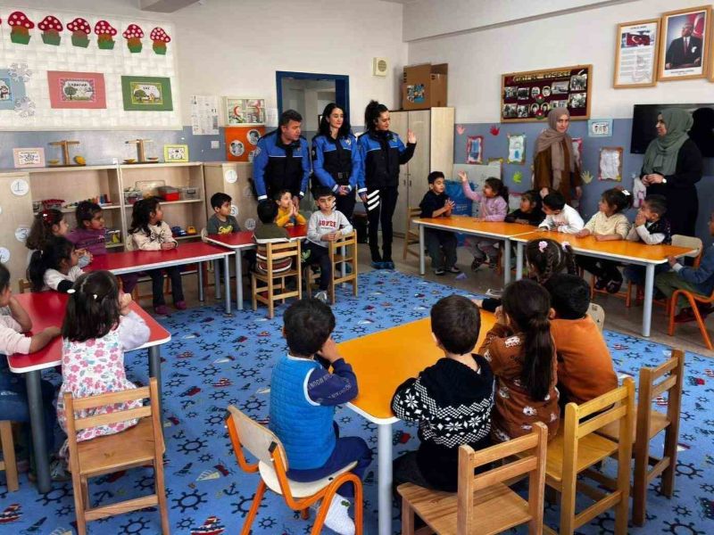 Erzincan’da Öğrencilere Güvenlik ve Trafik Eğitimi Verildi