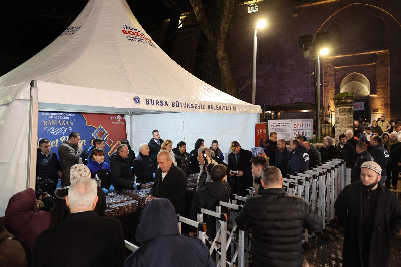 Ulu Cami’de Ramazan’a tatlı başlangıç