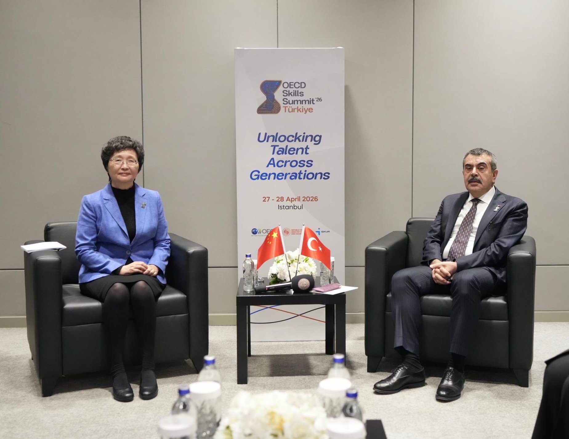 Bakan Tekin, Çin İnsan Kaynakları Sosyal Güvenlik Bakanı Wang İle Görüştü