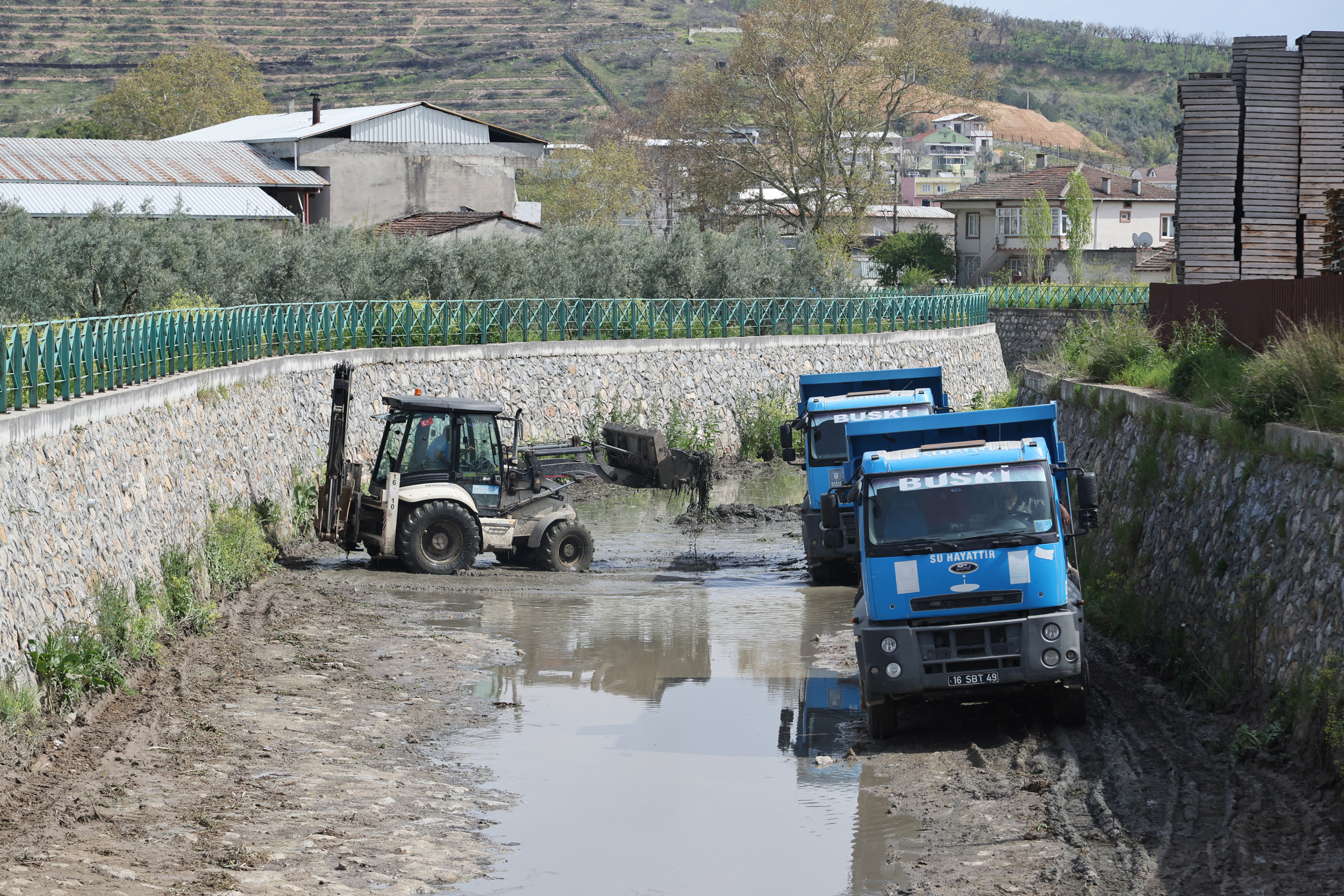 Bursa’nın derelerinde temizlik seferberliği