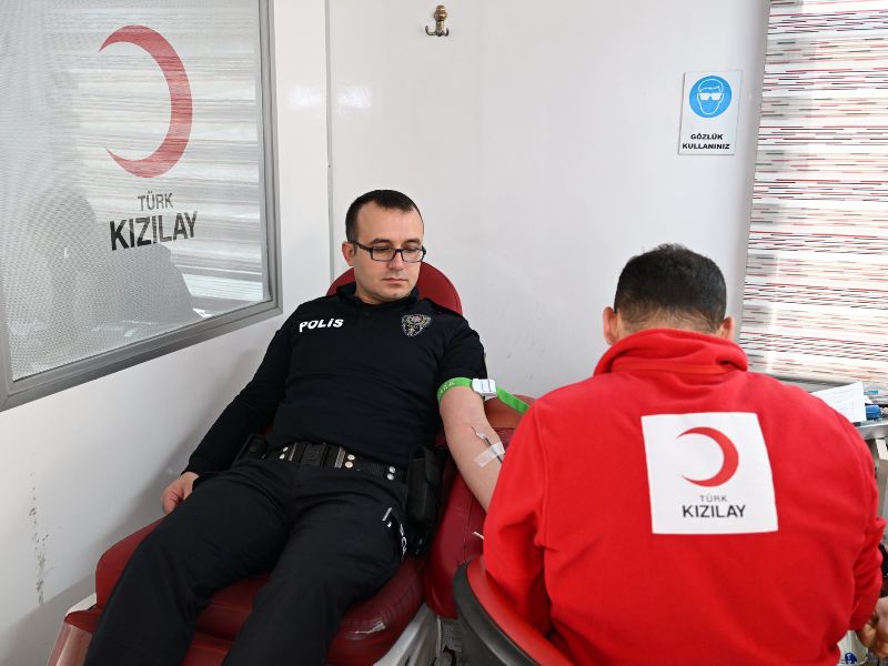 Türk Polis Teşkilatı 181. Kuruluş Yıl Dönümü Kapsamında; Konya İl Emniyet Ekipleri Türk Kızılayı İş Birliğiyle Kan Bağışı Etkinliği Düzenlendi