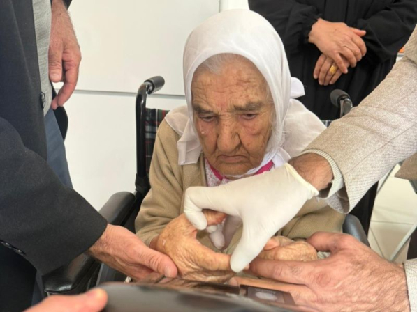 Diyarbakır Silvan Nüfus Müdürlüğü Ekipleri Yaşlılara Gelemeyecek Durumda Olan Vatandaşlara Yerinde Nüfus Hizmetiyle Vatandaş Mağduriyetini Önlüyor