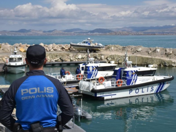 Deniz Polisleri “Van Gölü’nün İncisi” İçin Teyakkuzda