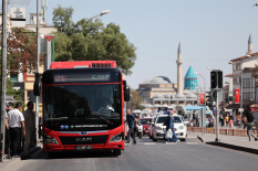 Başkan Altay Konya’daki Üniversitelere İlk Kez Kayıt Yaptıran Öğrencilerin Bu Yıl da Toplu Ulaşımı 7 Gün Ücretsiz Kullanabileceğini Açıkladı
